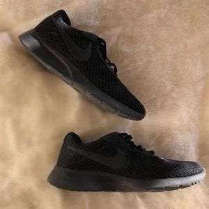 Black Nike Tanjun Shoes